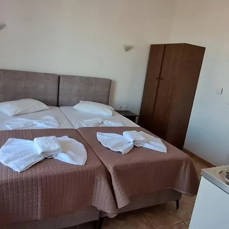 αβαντιάς Abantias Aparthotel