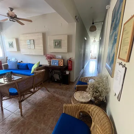מלון דירות αβαντιάς Abantias 3*